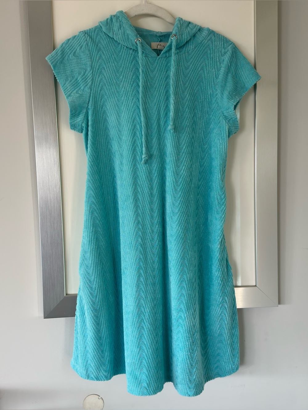 Turquoise Terry Cloth Beach Hoodie Sz M
Y2K Revival Resort Wear Coastal Retro